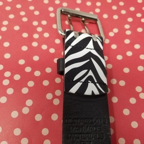 FUN FAUX LEATHER ZEBRA STRIPED BELT - Picture 7 of 9